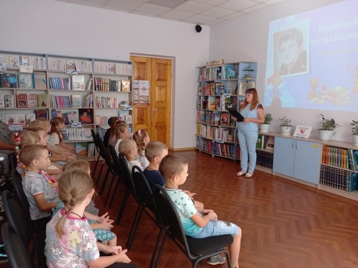 В библиотеках Алексеевского городского округа сегодня отметили 70 - летний юбилей со дня рождения белгородского детского поэта и прозаика Юрия Макарова.