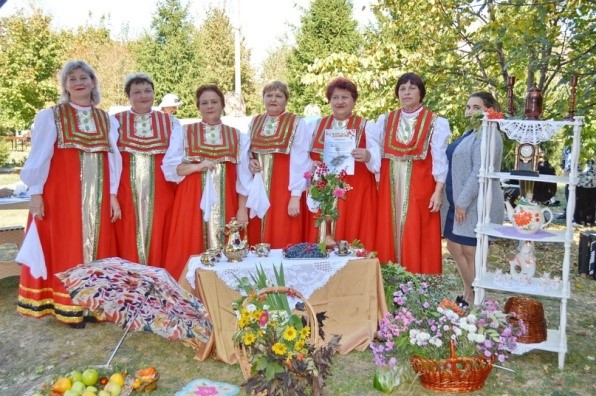 Сегодня, 22 сентября, на территории с. Мухоудеровка проходит областной литературно-музыкальный фестиваль «Удеревский листопад».