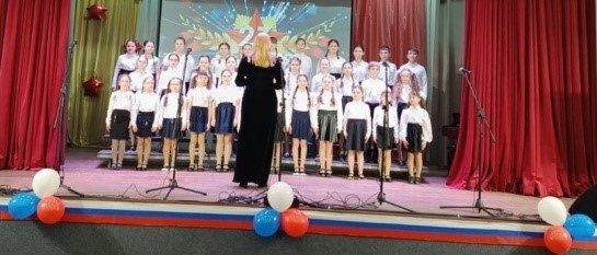В большом зале детской школы искусств состоялся праздничный концерт «Славься, Отечество!», посвящённый Дню защитника Отечества..