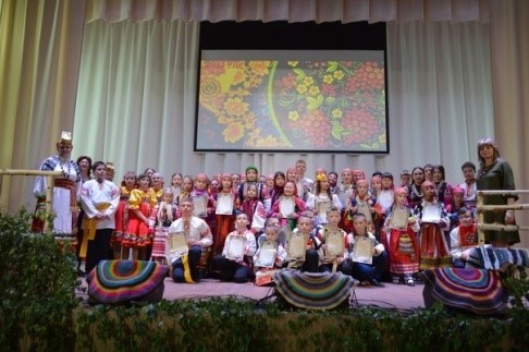 Состоялся фестиваль детского и молодёжного исполнения фольклорных песен и танцев Белгородской области «Песенная канитель», посвященный Году семьи в России.