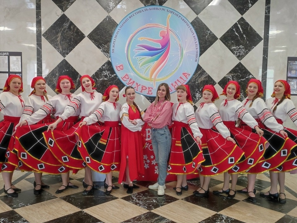«Непоседы» завоевывают сцену: триумф на фестивале «В вихре танца».