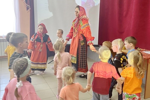 Детали традиционного народного костюма села Глуховка.