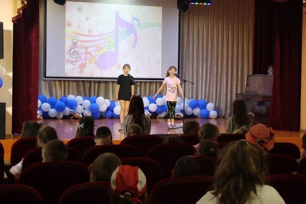 В Щербаковском структурном подразделении детской школы искусств города Алексеевки состоялось развлекательное мероприятие «Волшебный мир искусства».