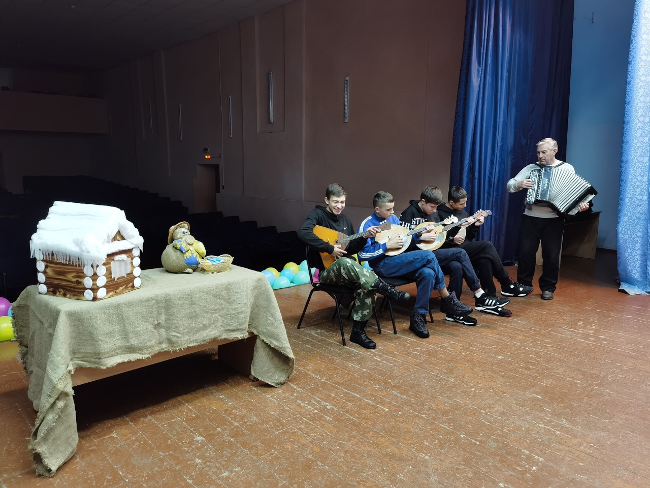 В Центре культурного развития села Иловка для детей и молодёжи состоялся праздник народных игр «В гостях у матушки игры».