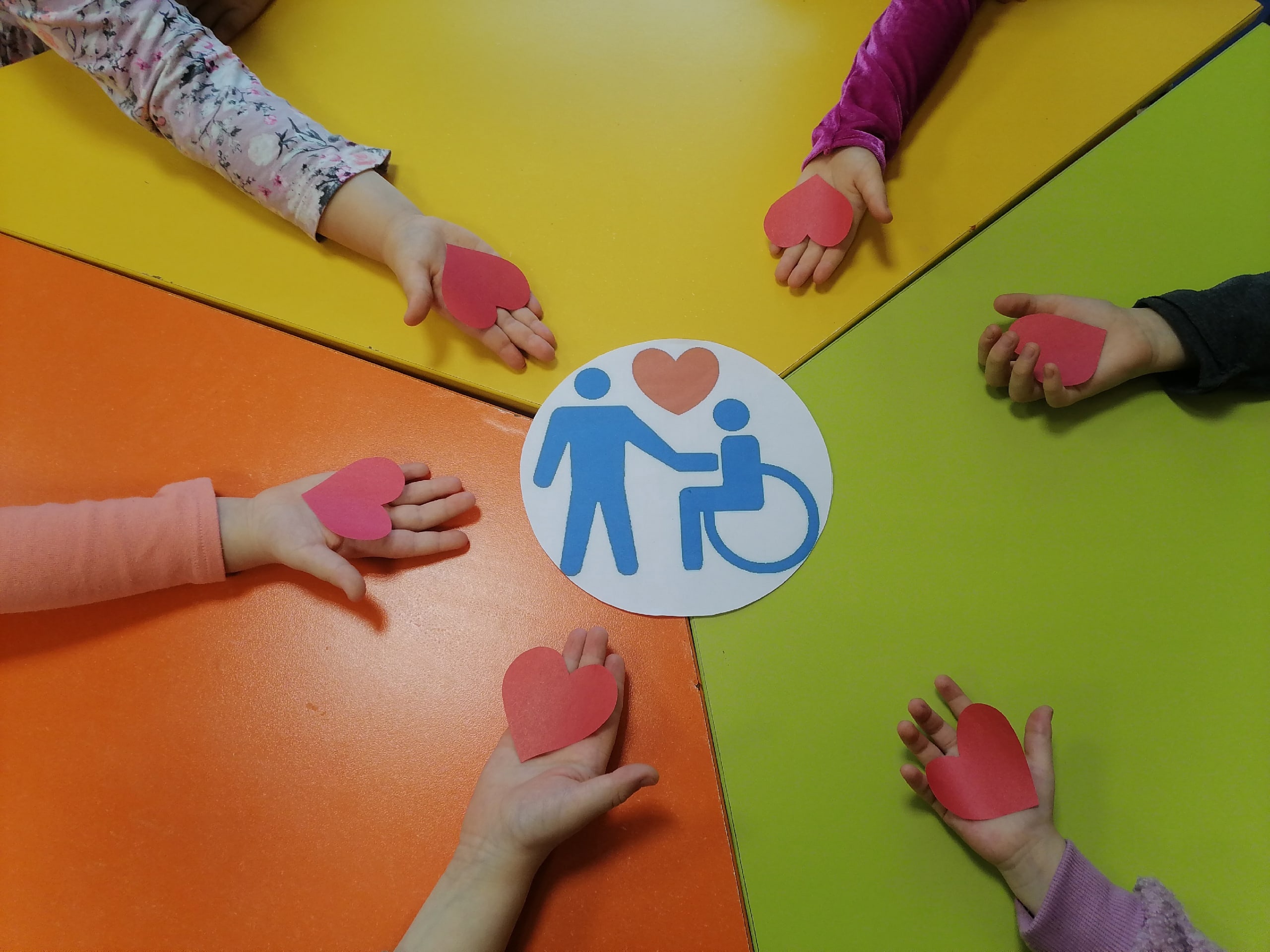 В детских  садах Алексеевского городского округа прошли мероприятия, посвященные Международному Дню инвалида.