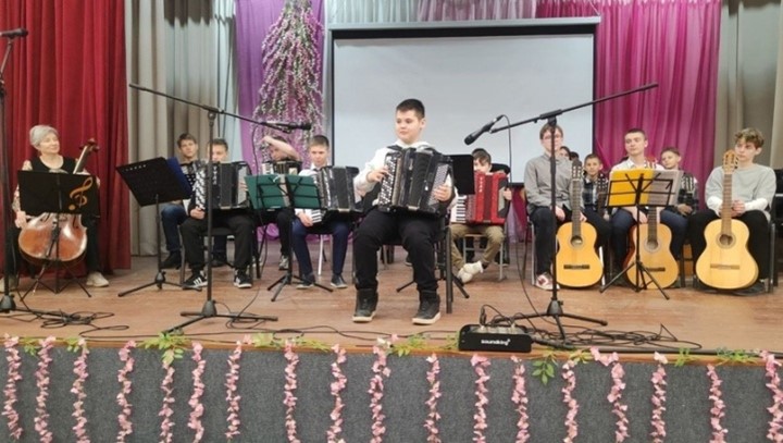 В детской школе искусств Алексеевского городского округа состоялся концерт, посвященный Международному дню баяна, аккордеона и гармоники.