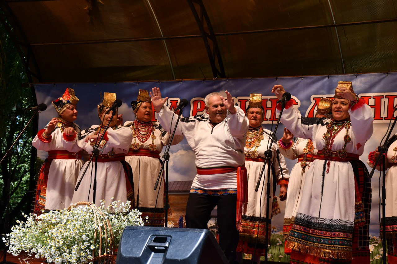 В селе Подсереднее прошёл межрегиональный фольклорный фестиваль «На родине Маничкиной».