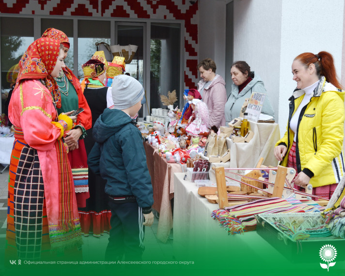 В селе Афанасьевка состоялся фестиваль фольклора, посвященный памяти известного знатока старины, заслуженного работника культуры РФ, Ефима Тарасовича Сапелкина «Без песни мне не жить!».