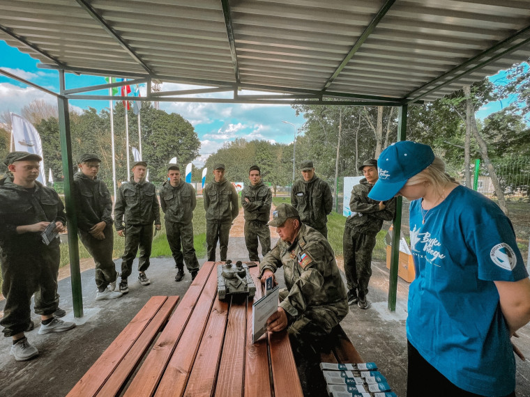 Волонтеры Победы посетили военно-исторические сборы «Армата».