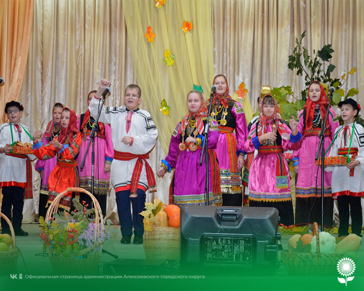 В Центре культурного развития села Подсереднее состоялась отчётная концертная программа «Подсередненские осенины». В Центре культурного развития села Подсереднее состоялась отчётная концертная программа «Подсередненские осенины».