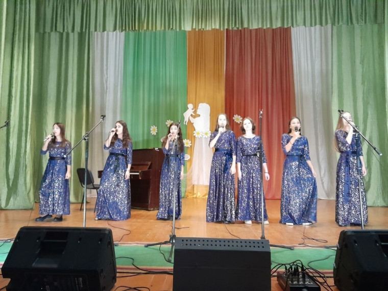 В Центре культурного развития села Матрёно-Гезово состоялась концертная программа, приуроченная ко Дню матери. В Центре культурного развития села Матрёно-Гезово состоялась концертная программа, приуроченная ко Дню матери.