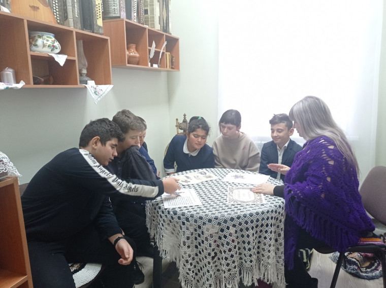 В комнате старинного быта Божковского сельского Дома культуры прошёл тематический вечер «Казачьему роду нет переводу». В комнате старинного быта Божковского сельского Дома культуры прошёл тематический вечер «Казачьему роду нет переводу».