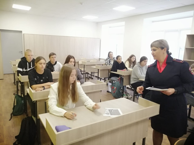 Сотрудники ПДН ОМВД России по Алексеевскому городскому округу провели профилактические беседы со студентами агротехнического техникума. Сотрудники ПДН ОМВД России по Алексеевскому городскому округу провели профилактические беседы со студентами агротехнического техникума.