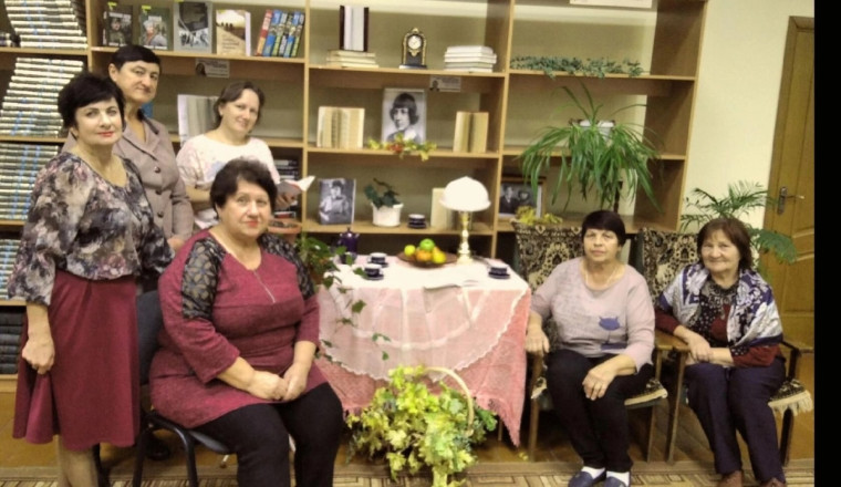В Центре культурного развития села Матрено-Гезово прошело литературно-музыкальное мероприятие, посвященное русской поэтессе Марины Цветаевой. В Центре культурного развития села Матрено-Гезово прошело литературно-музыкальное мероприятие, посвященное русской поэтессе Марины Цветаевой.