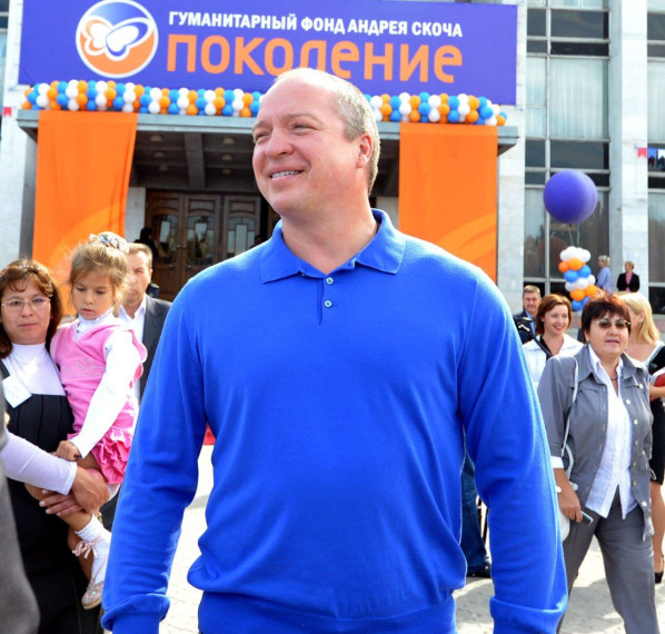 Владимир Владимирович Путин наградил депутата Государственной Думы Андрея Владимировича Скоча Орденом «За заслуги перед Отечеством» III степени за вклад в укрепление парламентаризма и законотворческую деятельность. Владимир Владимирович Путин наградил депутата Государственной Думы Андрея Владимировича Скоча Орденом «За заслуги перед Отечеством» III степени за вклад в укрепление парламентаризма и законотворческую деятельность.