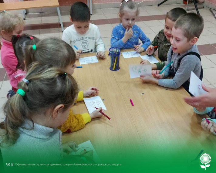 В Гарбузовском сельском доме культуры  проведена развлекательная программа «В коробке с карандашами».