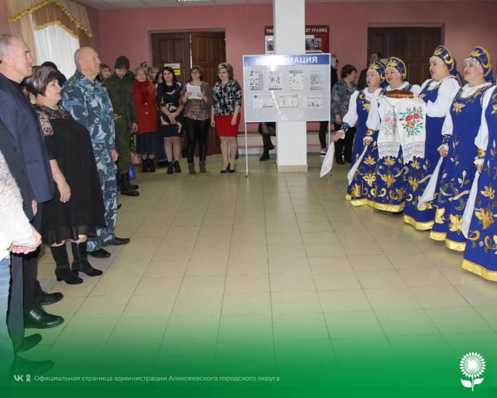 В Центре культурного развития села Мухоудеровка прошел традиционный, ежегодный праздник ко Дню сёл «Тепло родной земли дает нам силы».