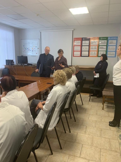 В канун Дня Защитника Отечества Министр Здравоохранения Белгородской области Иконников Андрей Александрович поздравил коллектив Алексеевской ЦРБ с праздником.