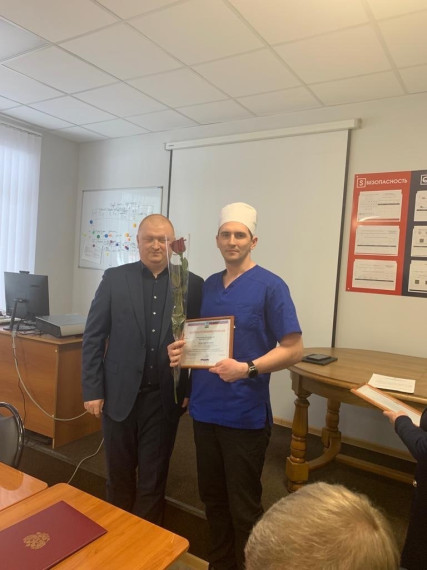 В канун Дня Защитника Отечества Министр Здравоохранения Белгородской области Иконников Андрей Александрович поздравил коллектив Алексеевской ЦРБ с праздником.