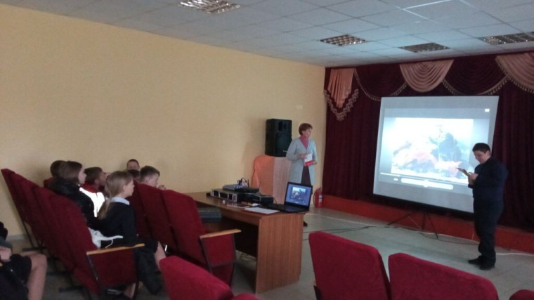В Ковалевском сельском Доме культуры состоялся видео лекторий «Под шелест кубанских знамен».