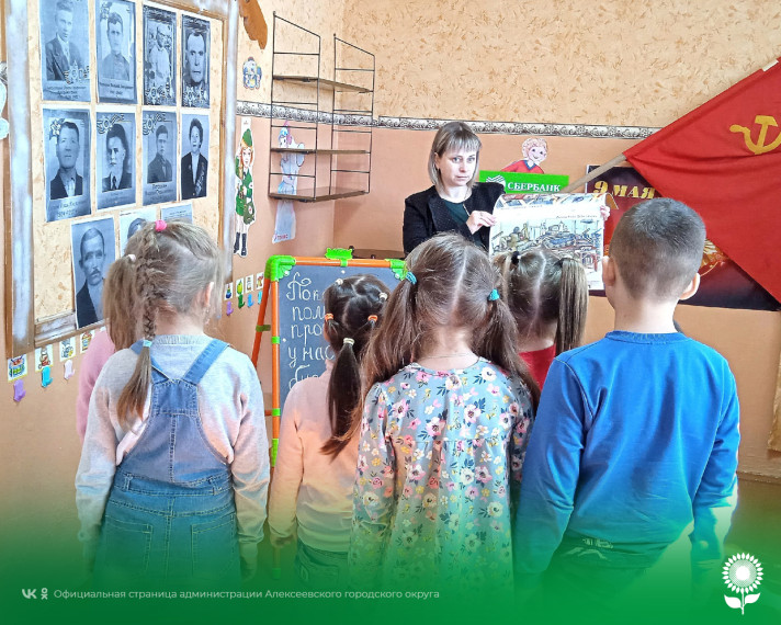 В МБДОУ «Подсередненский детский сад»  прошли беседы с детьми о ветеранах ВОВ, их подвигах и заслугах.