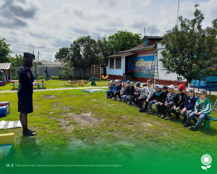Сотрудники Госавтоинспекции провели урок безопасности в МБДОУ «Детский сад №7».