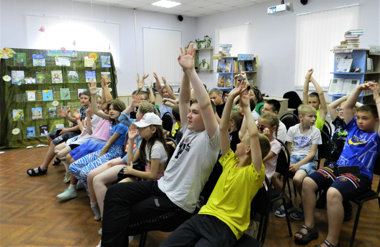 В Алексеевском городском округе стартовала программа летнего чтения «Лето нам открыло книгу», разработанная центральной детской библиотекой.