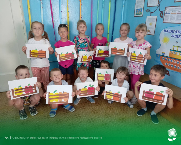 В детских садах Алексеевского городского округа прошла фольклорно-игровая программа «Спасские забавы».