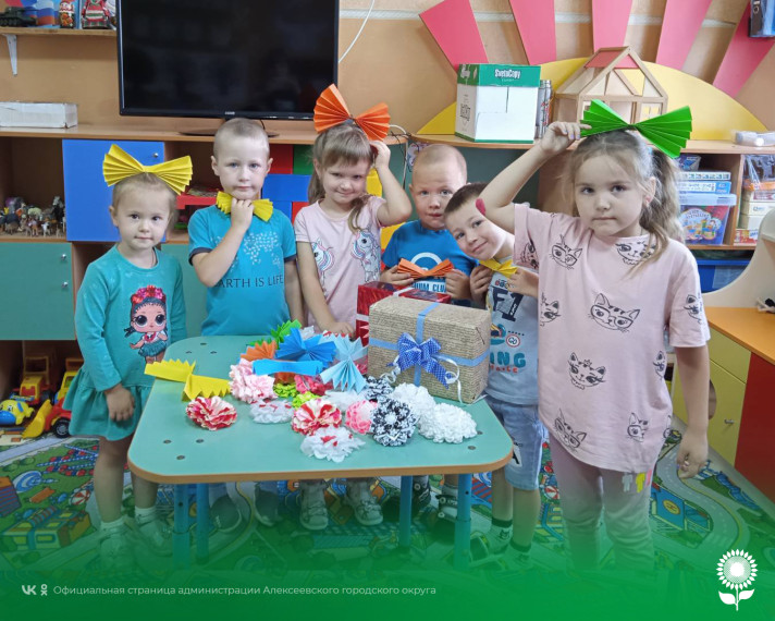 В детских садах Алексеевского городского округа прошел необычный день – День бантиков.