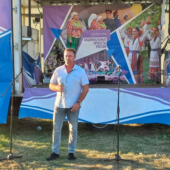 Для жителей сёл Хмызовка и Геращенково Алексеевского городского округа была проведена праздничная программа «Музыка осени».