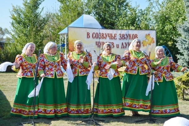 Сегодня, 22 сентября, на территории с. Мухоудеровка проходит областной литературно-музыкальный фестиваль «Удеревский листопад».