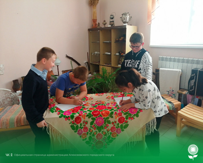 В Доме культуры села Жуково прошёл аукцион знаний «Великая казачья слава».