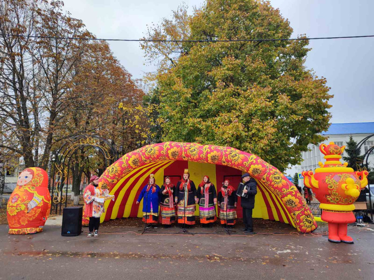 В Алексеевском городском округе продолжают проводиться уличные ярмарки.