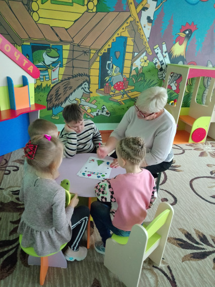 В детских садах Алексеевского городского округа отметили День рождения Деда Мороза.