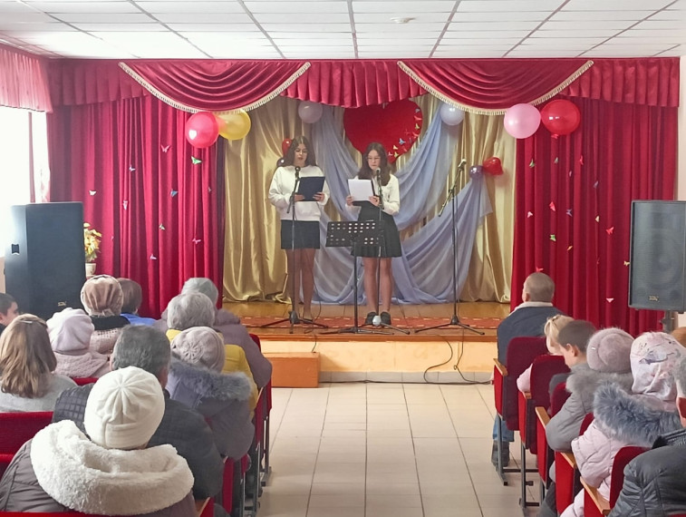 В Хрещатовском сельском Доме культуры состоялся праздничный концерт, приуроченный самому теплому и сердечному празднику – Дню Матери.
