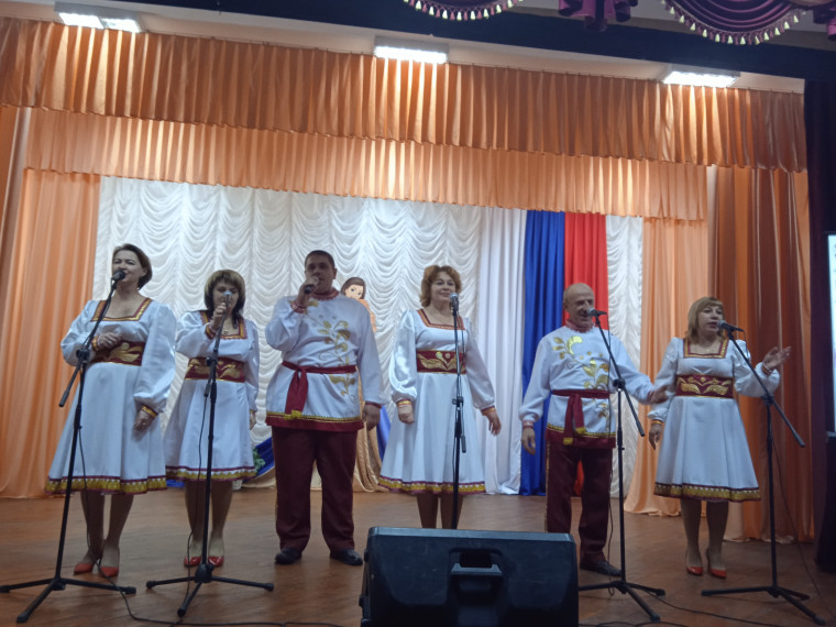 В Хлевищенском сельском Доме культуры состоялся концерт «Материнство – маленький подвиг».