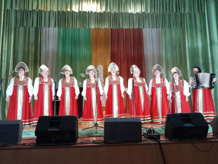 В Центре культурного развития села Матрёно-Гезово состоялась концертная программа, приуроченная ко Дню матери.