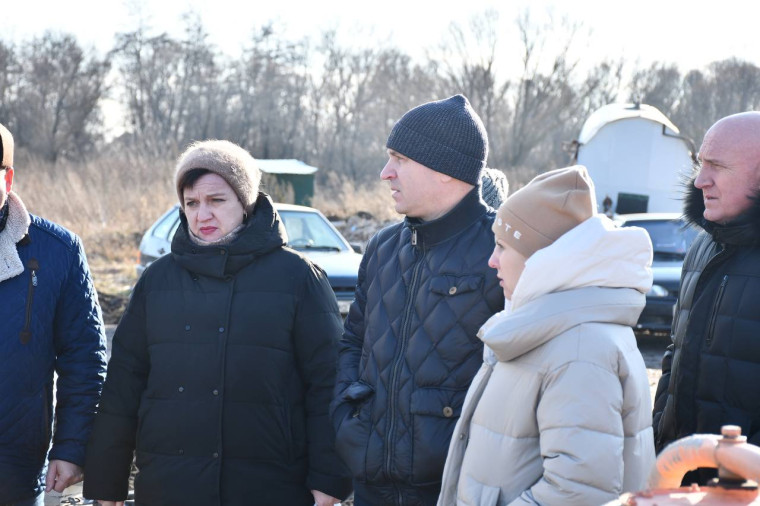 Сегодня с рабочей поездкой Алексеевский городской округ посетила министр строительства Белгородской области Оксана Петровна Козлитина.