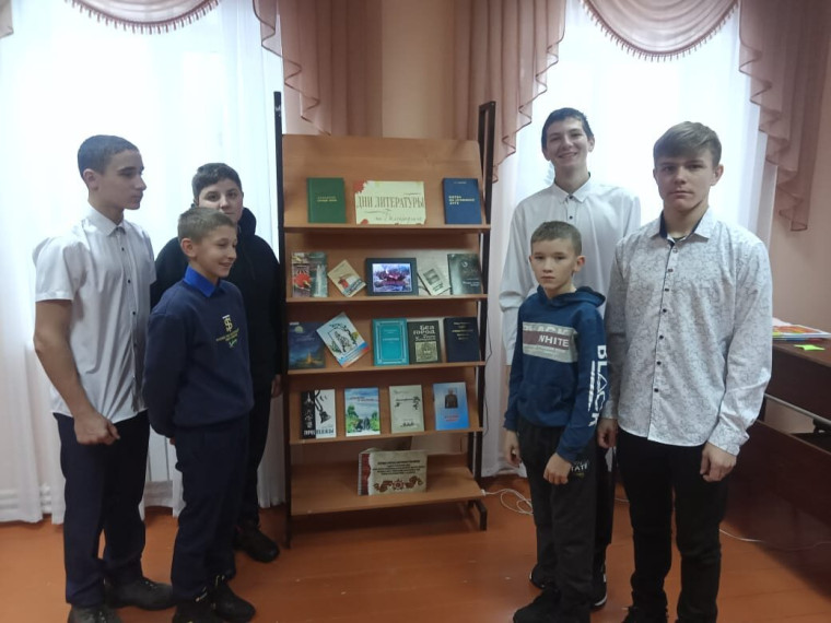В рамках Дней литературы в Белозоровской модельной библиотеке состоялся литературный микс «Курская Дуга в творчестве русских поэтов».
