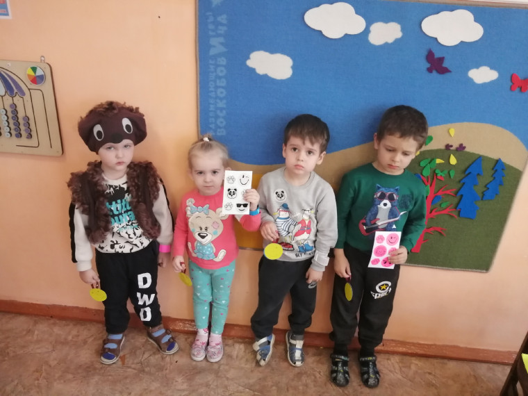 Сегодня в детских садах Алексеевского городского округа прошел день фликера.
