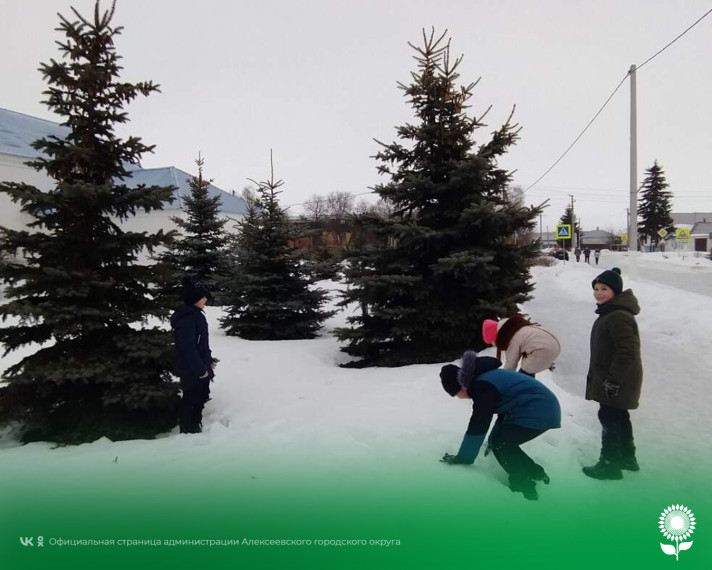 На приклубной территории Центра культурного развития села Иловка состоялась игровая программа для детей на свежем воздухе «Раз снежинка, два снежинка».