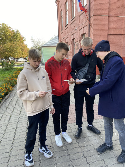 В Алексеевском агротехническом техникуме прошла акция, направленная на привлечение внимания к соблюдению ПДД пешеходами.