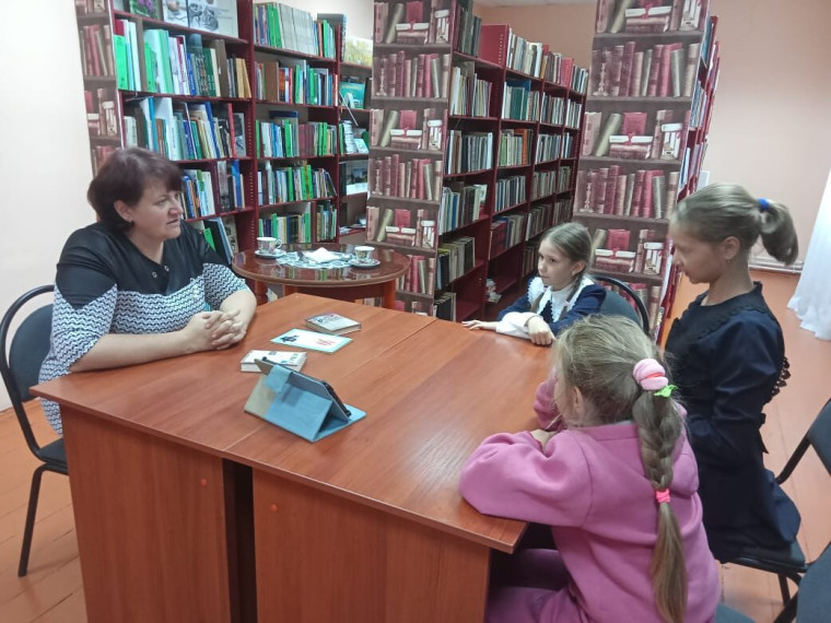 В Белозоровской модельной библиотеке был проведен час любознательных на тему истории хороших манер:  «Принцесса на горошине».