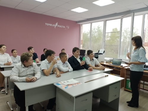 В Алексеевском городском округе на площадках  клубов молодых и будущих избирателей продолжается всеобуч по избирательному праву.