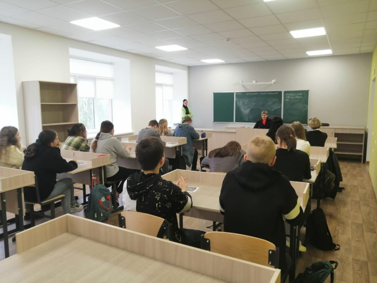 Сотрудники ПДН ОМВД России по Алексеевскому городскому округу  провели профилактические беседы со студентами агротехнического техникума.