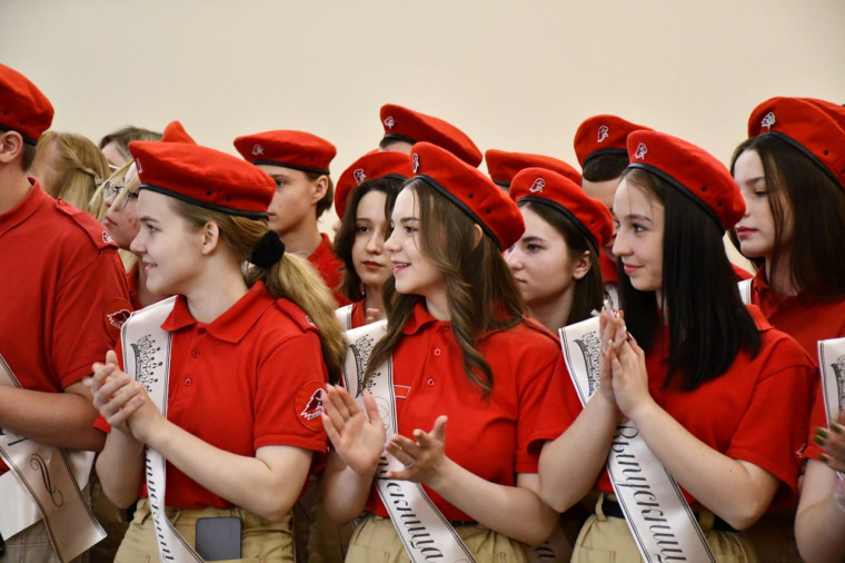 Сегодня во всех школах Алексеевского городского округа прошли торжественные линейки, посвященные окончанию учебного года.