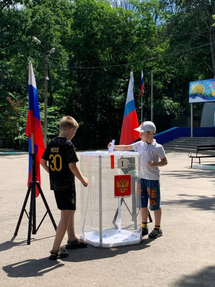 В Алексеевских летних оздоровительных лагерях будущие избиратели выбрали своих лидеров.