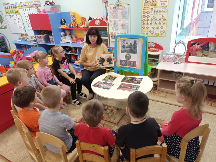 В детских садах Алексеевского городского округа отметили профессиональный праздник военнослужащих формирований специального назначения Вооруженных Сил РФ.