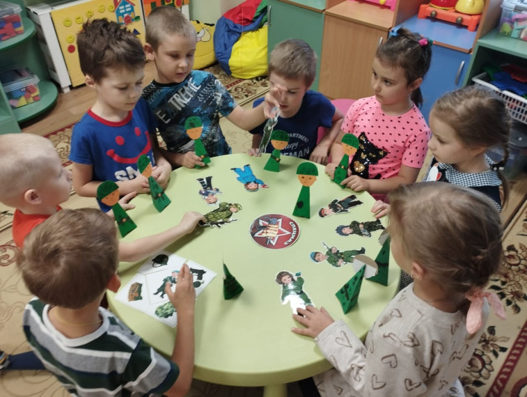 В детских садах Алексеевского городского округа отметили профессиональный праздник военнослужащих формирований специального назначения Вооруженных Сил РФ.