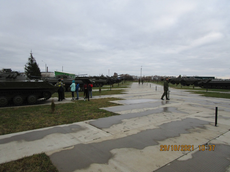 Воспитанники военно-патриотического клуба «Пограничник» посетили воинскую часть в городе Острогожск.